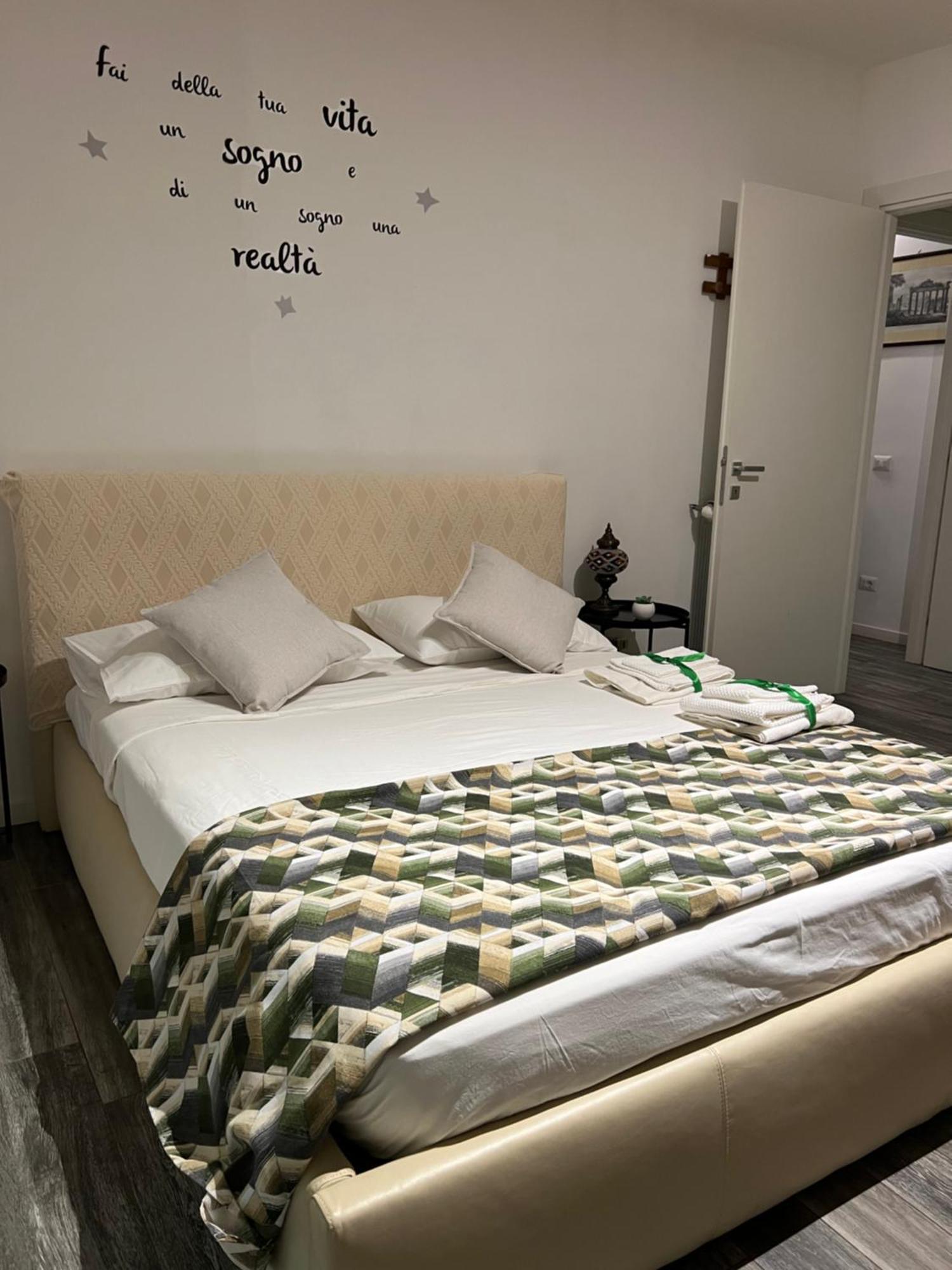 Appartamento Zona Torrino Rom Exteriör bild